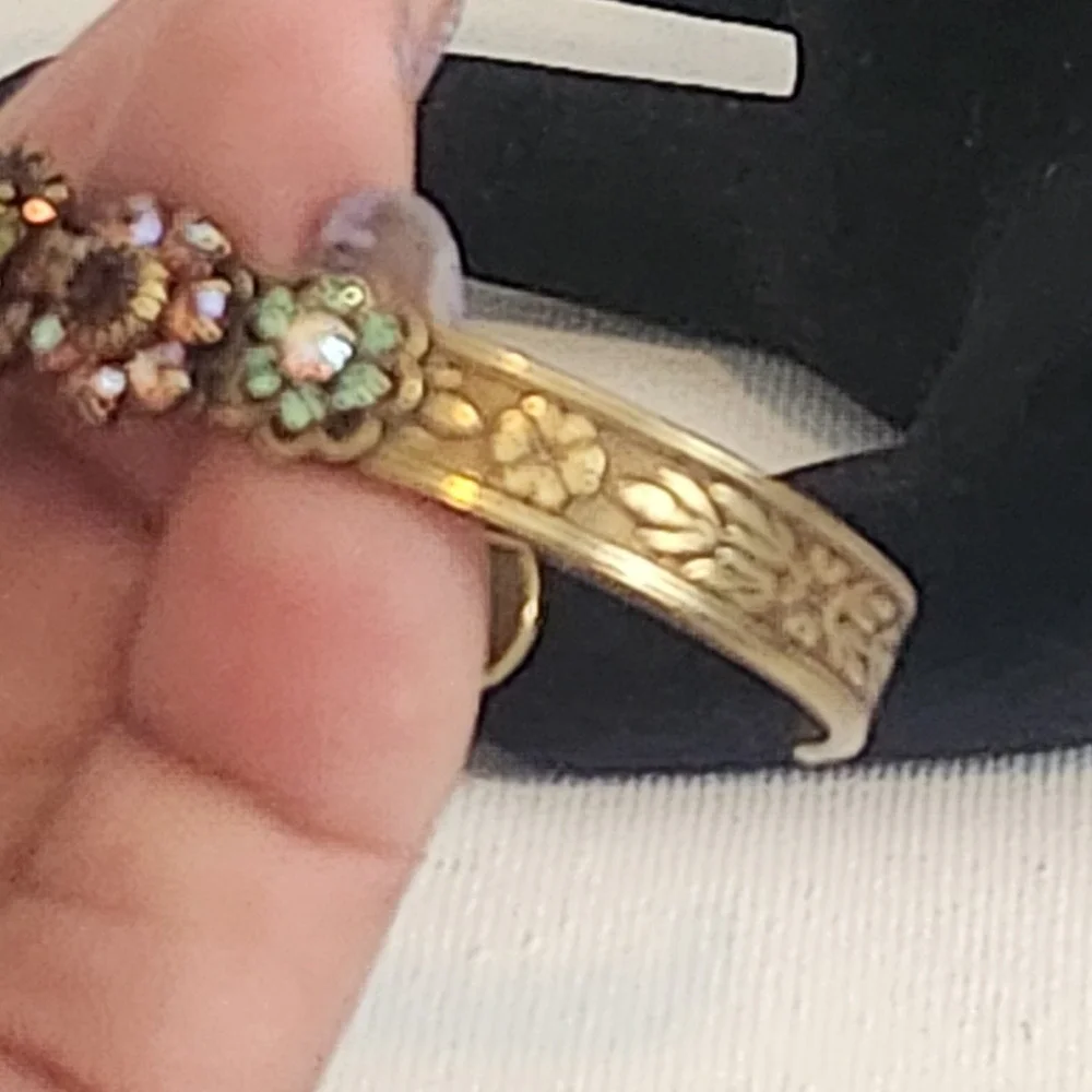 Liz Palacios Brass Crystal Floral Cuff Bracelet and Hoop Earring Set Vintage - Picture 10 of 16